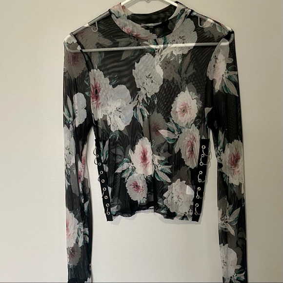Charlotte Russe Sheer Floral Cropped Long Sleeve - Picture 2 of 4
